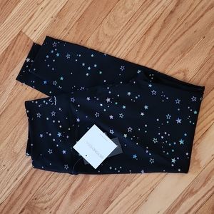 NWT Beyond Yoga Blk yoga pants w/ stars